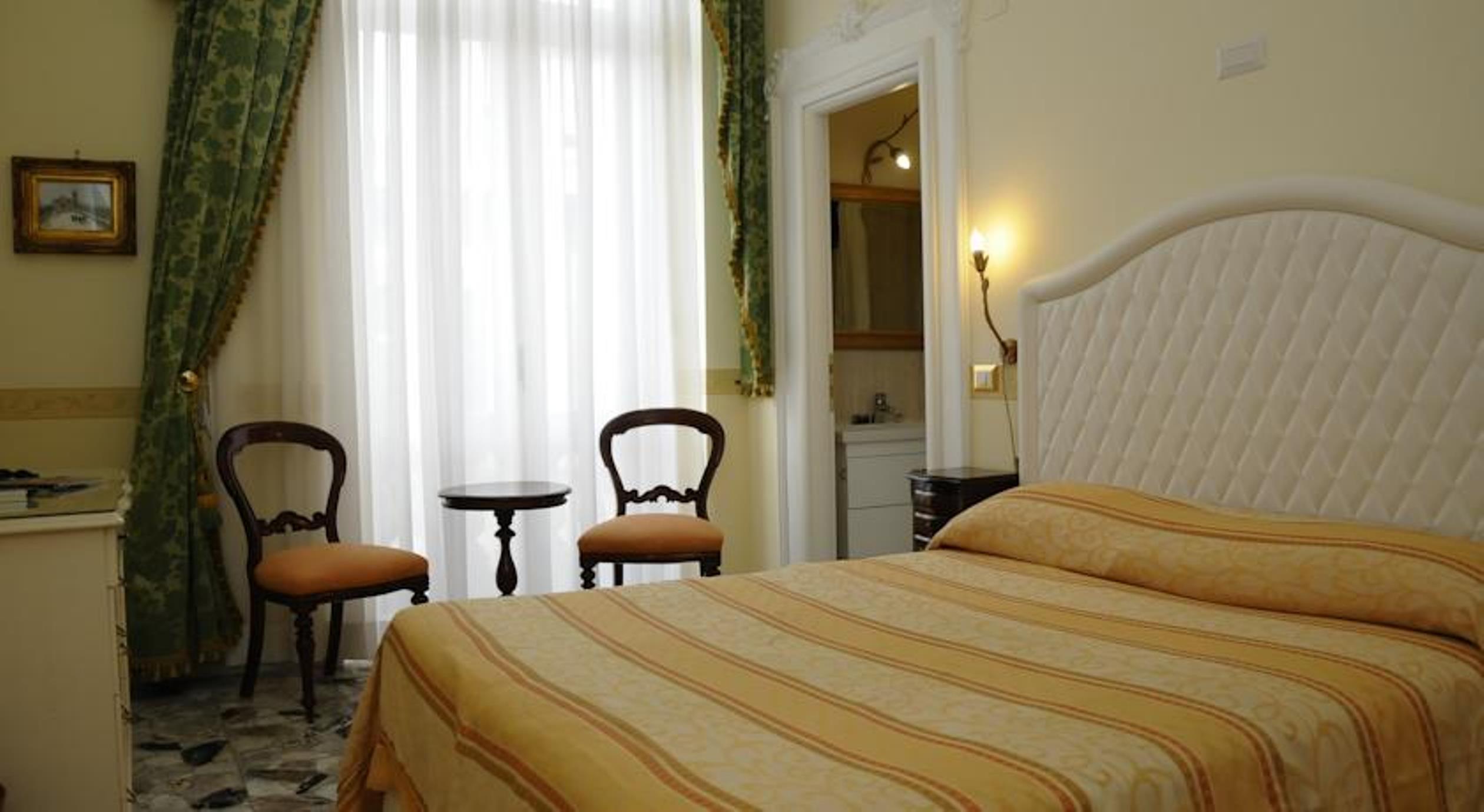 B&B Art Suite Santa Brigida เนเปิลส์ ภายนอก รูปภาพ