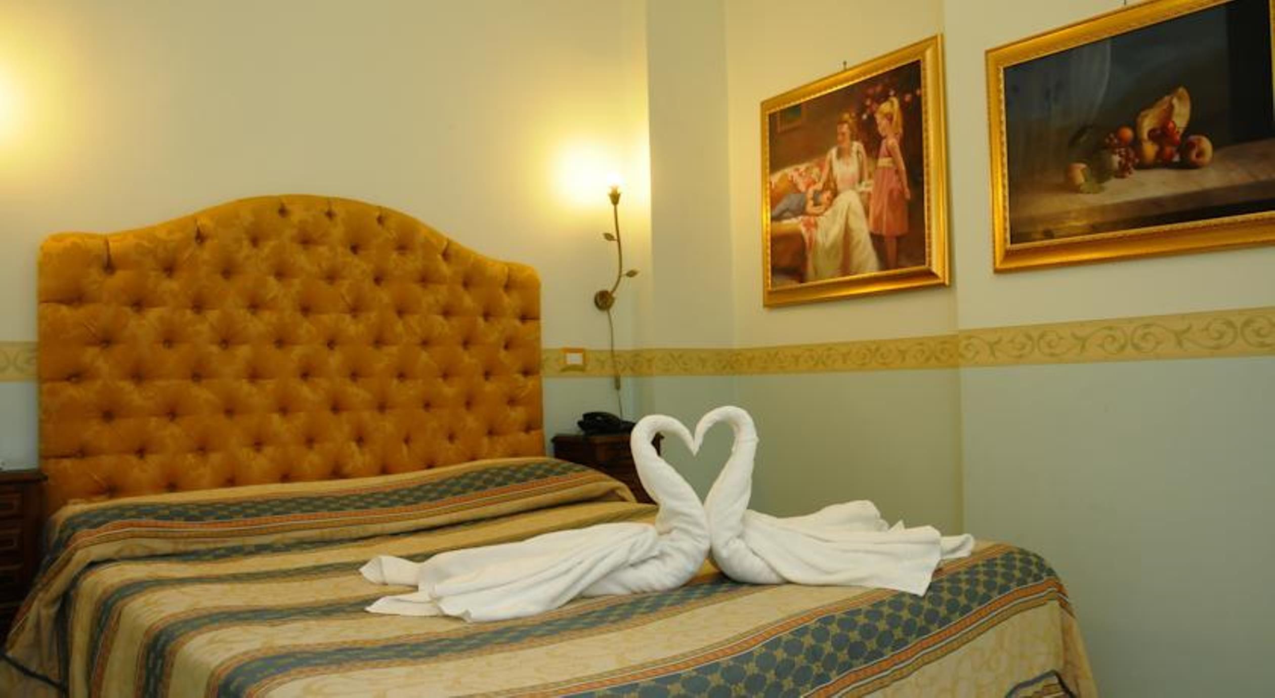 B&B Art Suite Santa Brigida เนเปิลส์ ภายนอก รูปภาพ