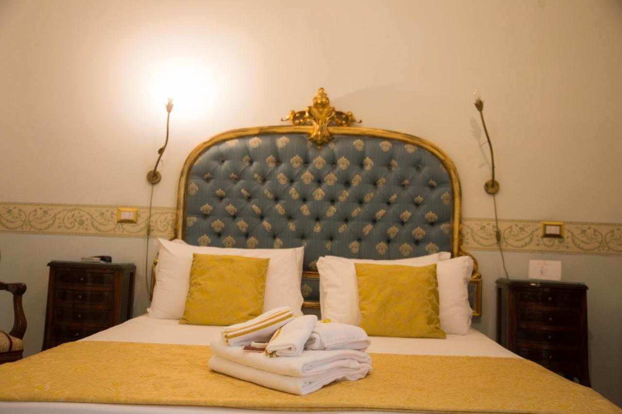 B&B Art Suite Santa Brigida เนเปิลส์ ภายนอก รูปภาพ